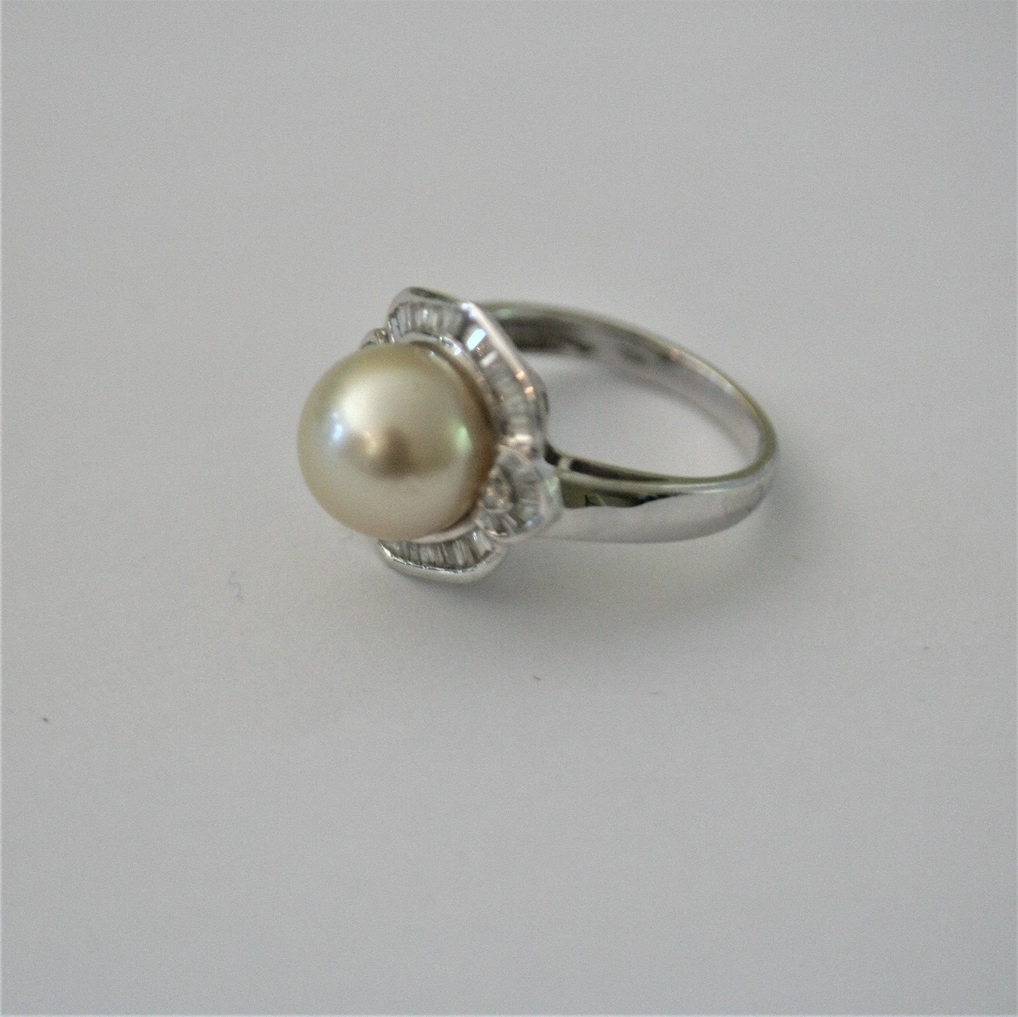 10mm South Sea Pearl and Diamond Ring 18k Gold