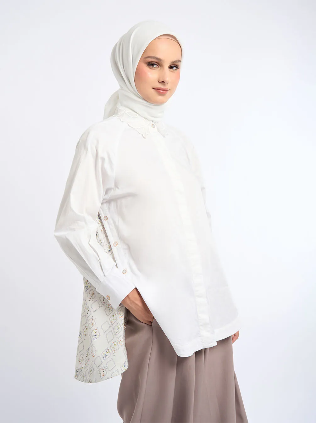 ISKA EMBROIDERY COLLAR TOP WHITE