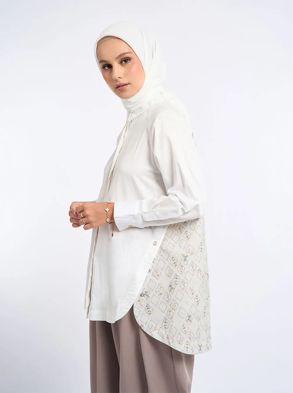 ISKA EMBROIDERY COLLAR TOP WHITE